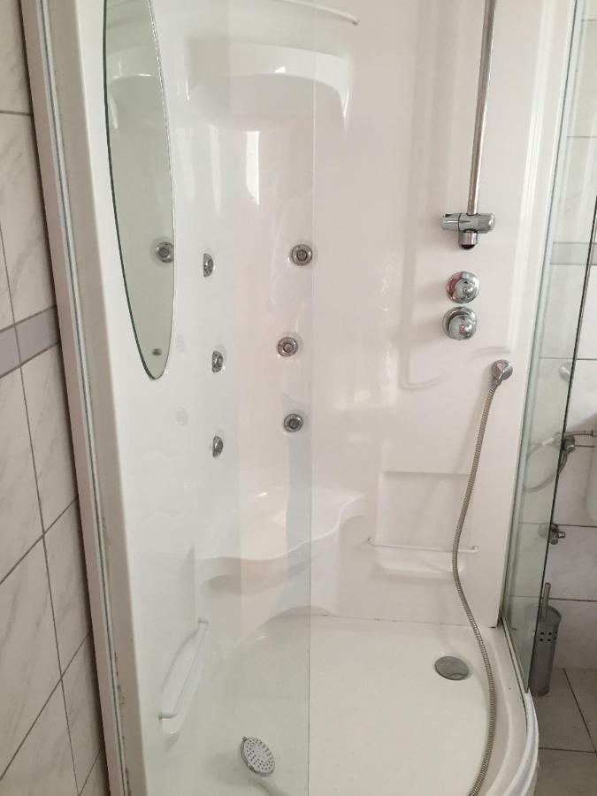 קאסל Apartment Fuer Monteure Nr 1 מראה חיצוני תמונה